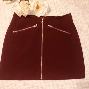 Beautiful mini skirt!!